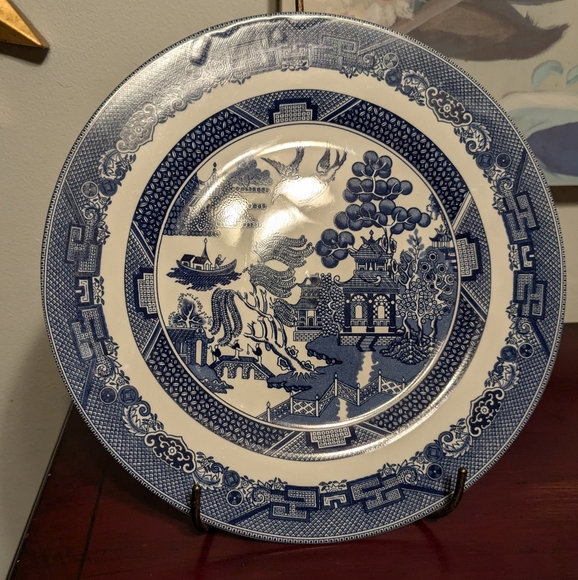 JOHNSON BROTHERS Blue And White WILLOW DINNER PLATES EUC 10.5" Dia. Newer - Picture 2 of 10